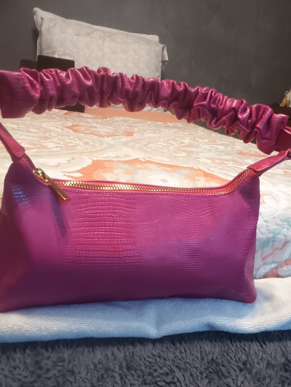 Ladies Handbag - Picture 3 of 6